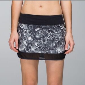 Lululemon Hotty Hot Skirt Skort Size 10 Flowabunga Black Floral Mesh Active Run